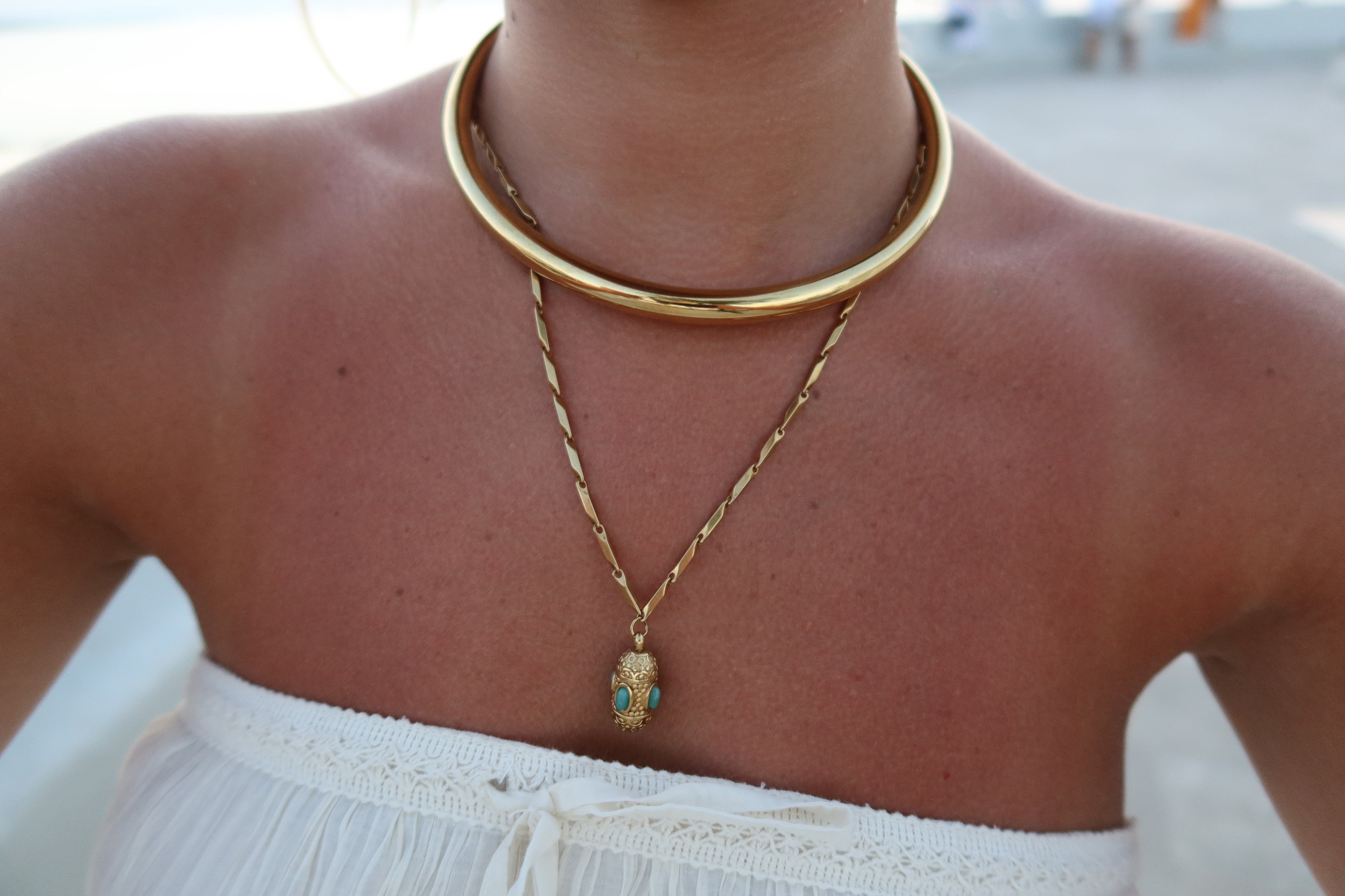 Collar Saline